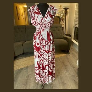 Chic Red and White Patterned Maxi Dress